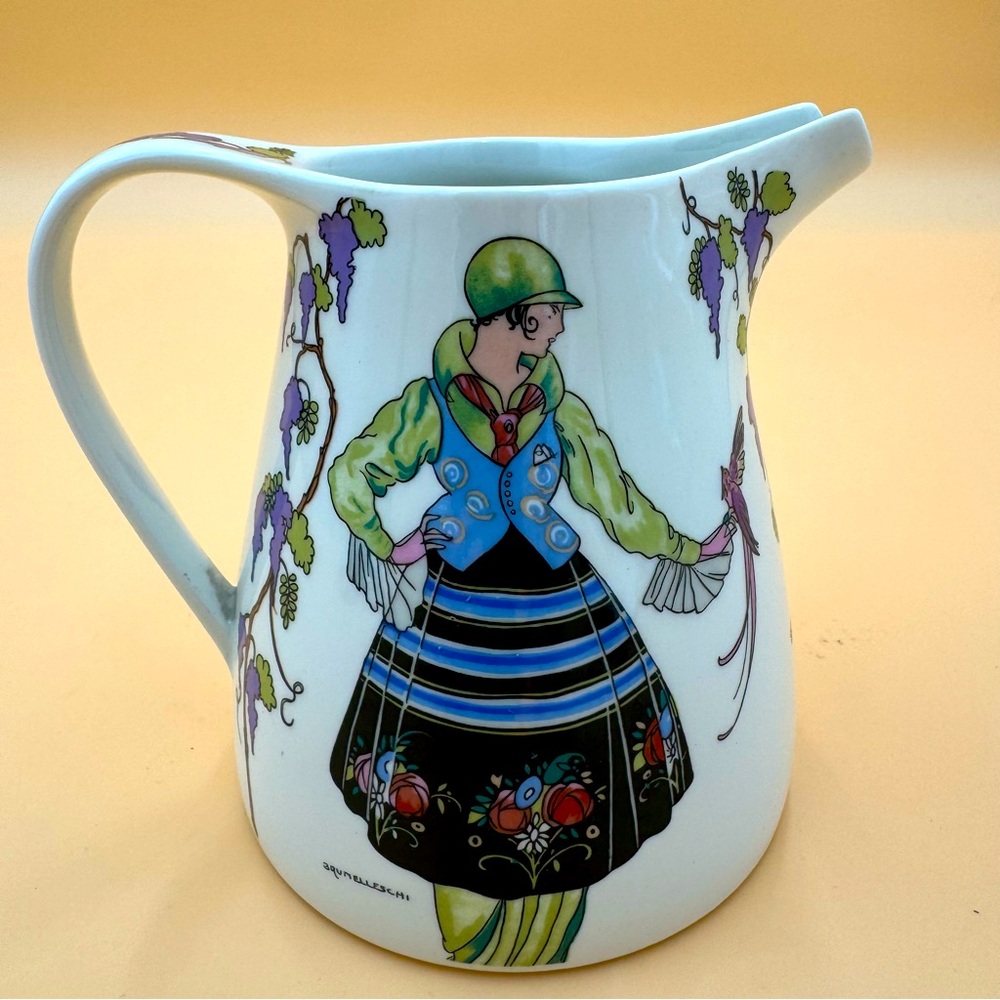 Villeroy & Boch 20 Oz Pitcher Design 1900 4.5” Height Excellent Condition